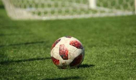 Hyjne ne fuqi ndryshimet: Hiqet tatimi per pagat dhe shperblimet e futbollisteve